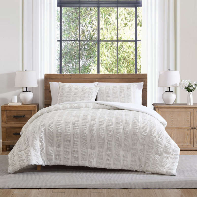 Tahari reversible King quilt ! deals